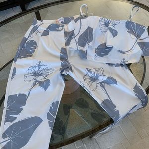 Latinate set - Bottoms never worn